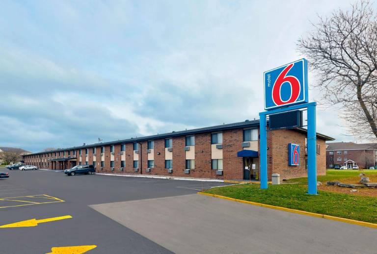 Motel 6 Oak Creek, WI — photo 4