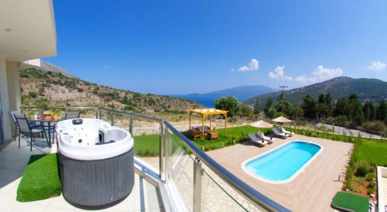 Holiday apartment with jacuzzi & pool — photo 2