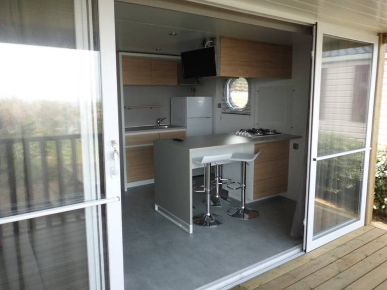 Camping with terrace, heated pool & yard | Sea view — photo 4
