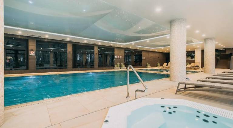 Holiday apartment with jacuzzi & pool — photo 3