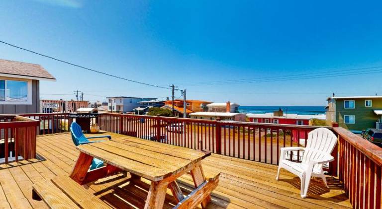Spacious vacation home | Next to the beach | Pet-friendly in Tillamook, OR
