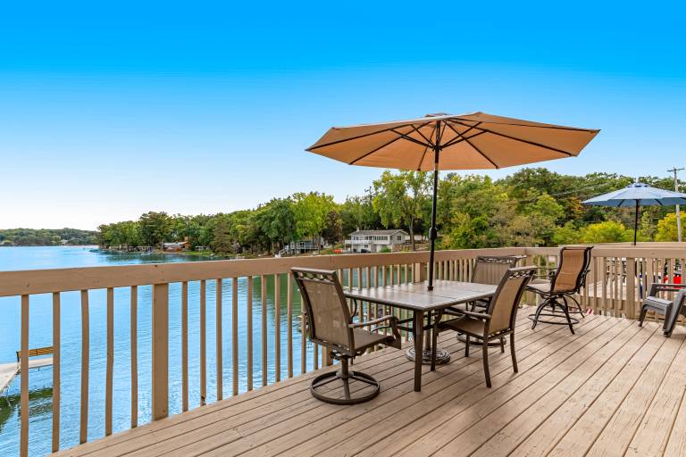 House Lake Delton