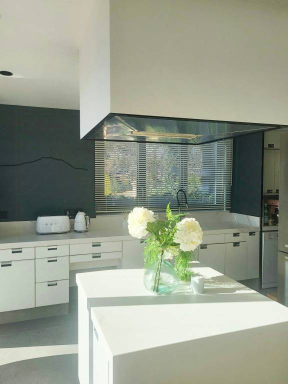 Family-friendly spacious vacation home with terrace, private pool & yard | Suitable for remote work | Dogs allowed — photo 2