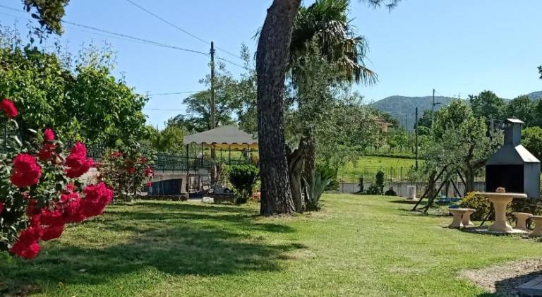 Children-friendly holiday apartment with terrace, garden & pool | Pets are welcome — photo 4
