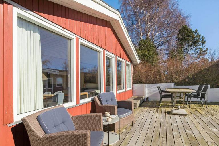 Vacation home with patio & BBQ in Ebeltoft