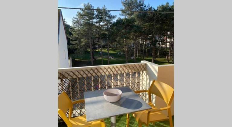 Apartment with 1 room for 4 persons in Montreuil