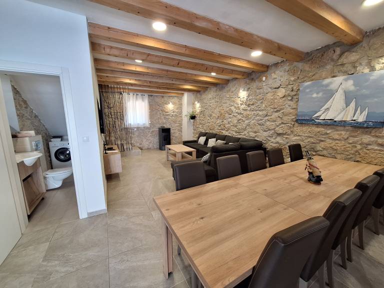 Vacation home with patio, grill & private pool | Garden view — photo 3