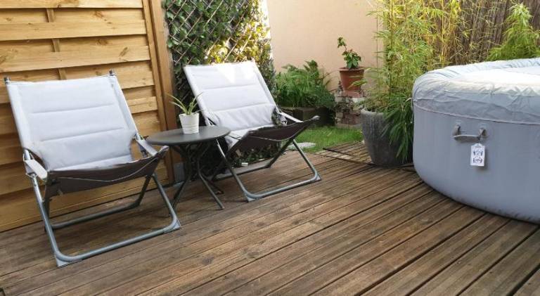 Vacation home with jacuzzi, patio & barbecue | Pets are welcome — photo 5