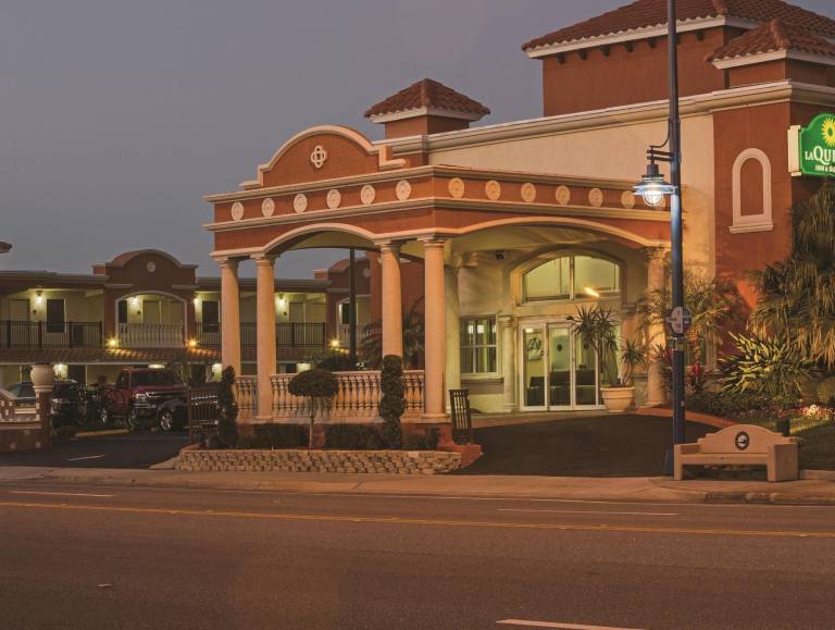 La Quinta Inn & Suites by Wyndham Oceanfront Daytona Beach in Dayton, FL