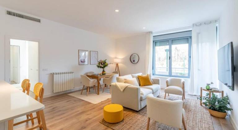 Avenida de San Luis 25, Design and comfort in the true style of Madrid, Book your getaway now! — photo 3