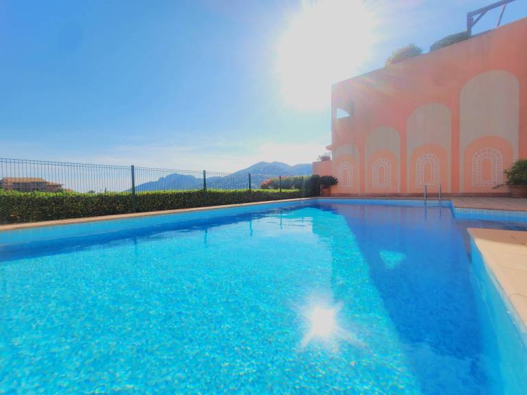 Magnificent 2p sea view and swimming pool — photo 2