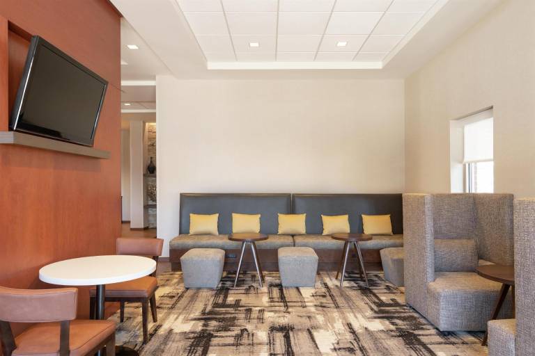 Hampton Inn Portland Downtown - Waterfront — photo 4