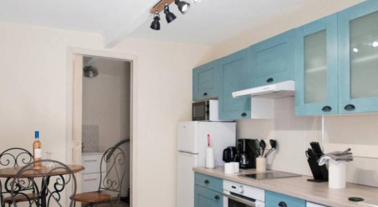 House with 2 rooms for 5 persons in Arles