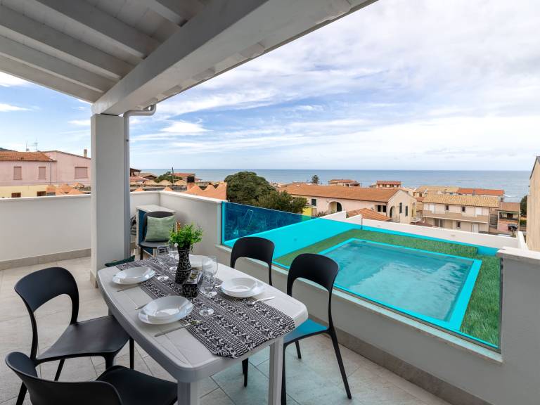 Apartment with patio & pool | Sea view — photo 2