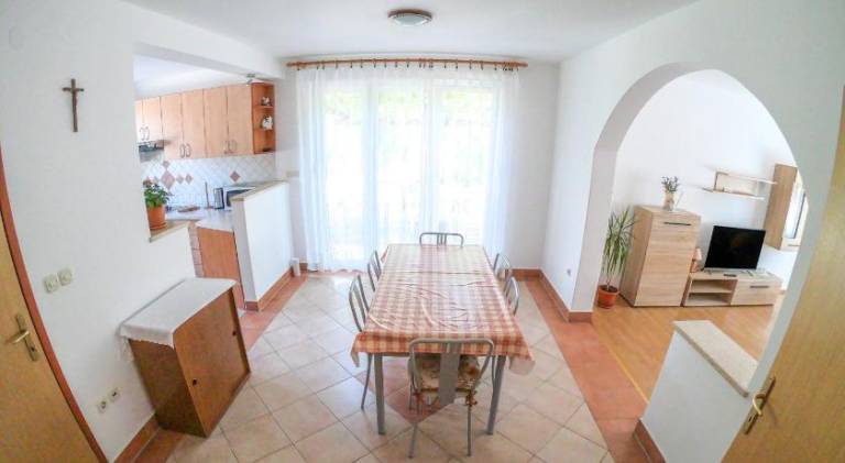 Apartment with barbeque, garden & terrace — photo 4