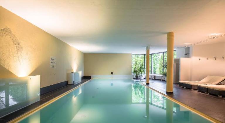 Wonderful serviced apartment with pool, yard & sauna | Pets allowed — photo 4
