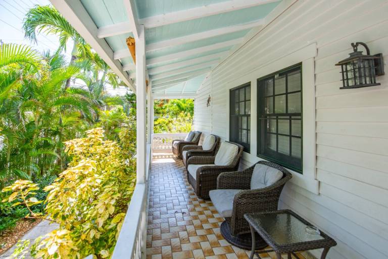 Fully equipped wonderful house with garden | Close to Southernmost Point | Close to the beach | Pets are welcome — photo 5