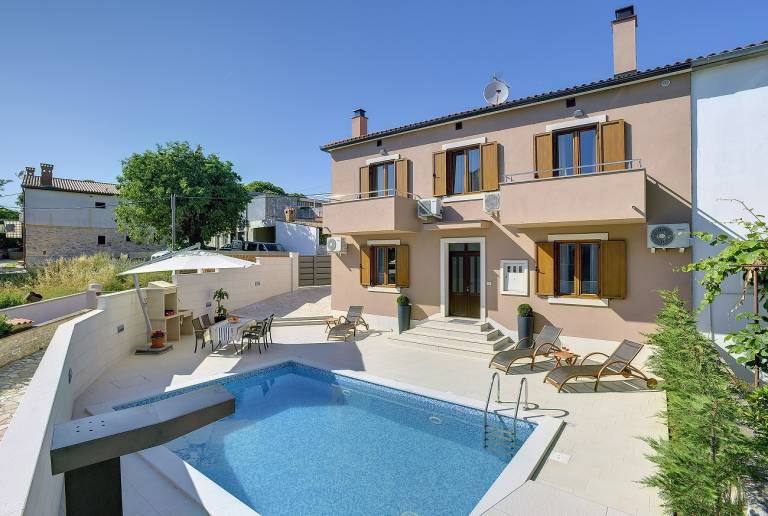 Beautiful villa with private pool only 1 km from the beach — photo 3