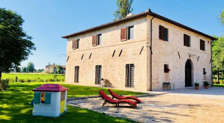 Apartment with grill & garden in Foligno