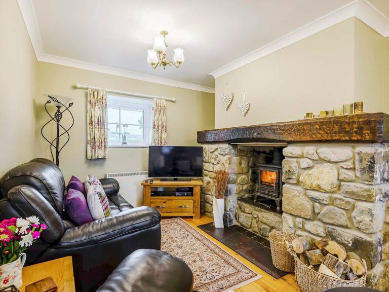 Family-friendly nice cottage with patio & garden | Pets allowed — photo 2