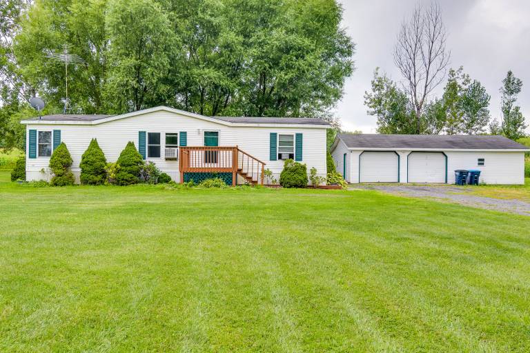 Charming Watkins Glen Home w/ Deck & Yard! — photo 3