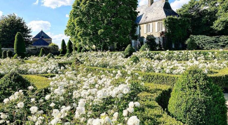 Chambres d'hotes La Massonniere avec grand jardin - ideal familles, groupes et sejour nature - Sarth in Mayenne