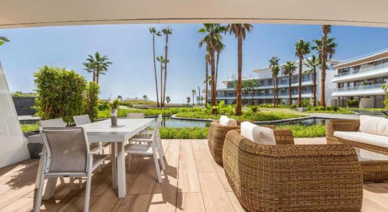 The Edge Front Line Beach Luxury and Spa — photo 2
