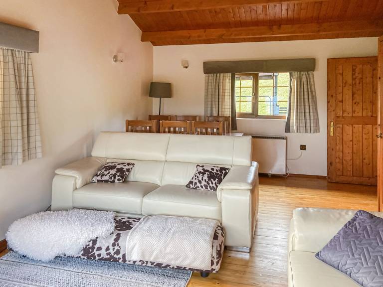 Children-friendly beautiful cottage with garden & jacuzzi | Pet-friendly — photo 3