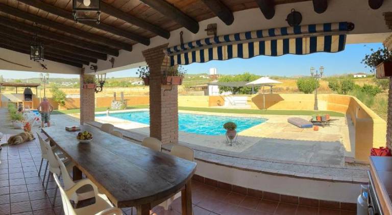 Charming vacation home with pool | Pets allowed — photo 3