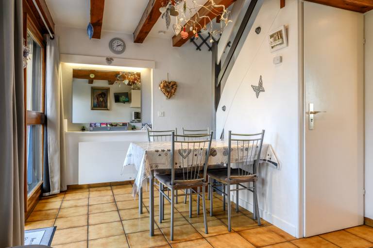 Cottage with yard, fast internet & terrace | Mountain view — photo 4