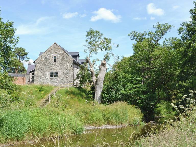 Cottage  Pen-y-bont-fawr