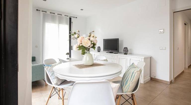 Fully equipped wonderful rental apartment with patio | Next to the beach | Good for workation | Pets allowed — photo 4