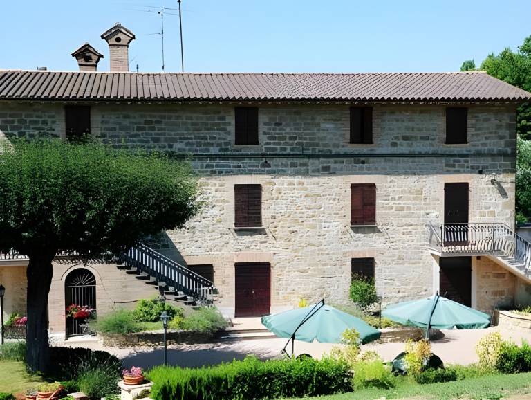 Farm with pool, barbecue & patio in Gubbio