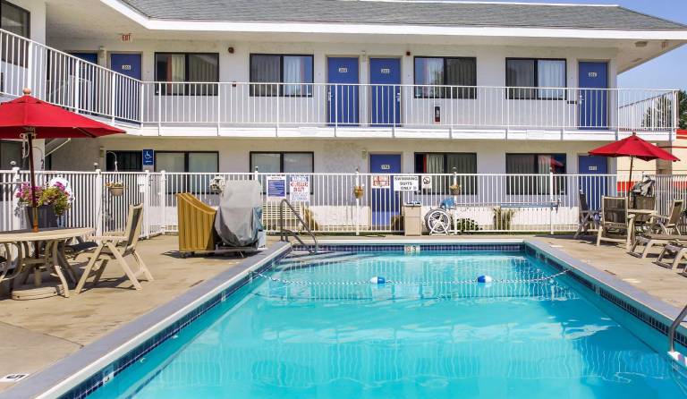 Motel 6 Medford, OR — photo 2