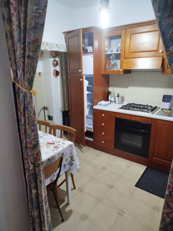 Apartment with barbecue & yard — photo 3