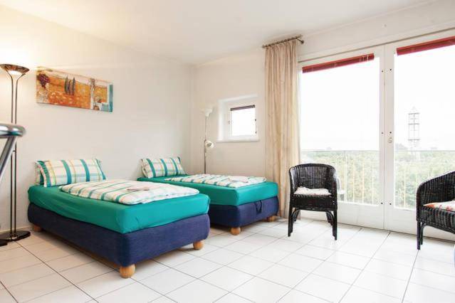 Holiday apartment with yard & patio | Close to Berlin Victory Column | Dogs allowed in Berlin