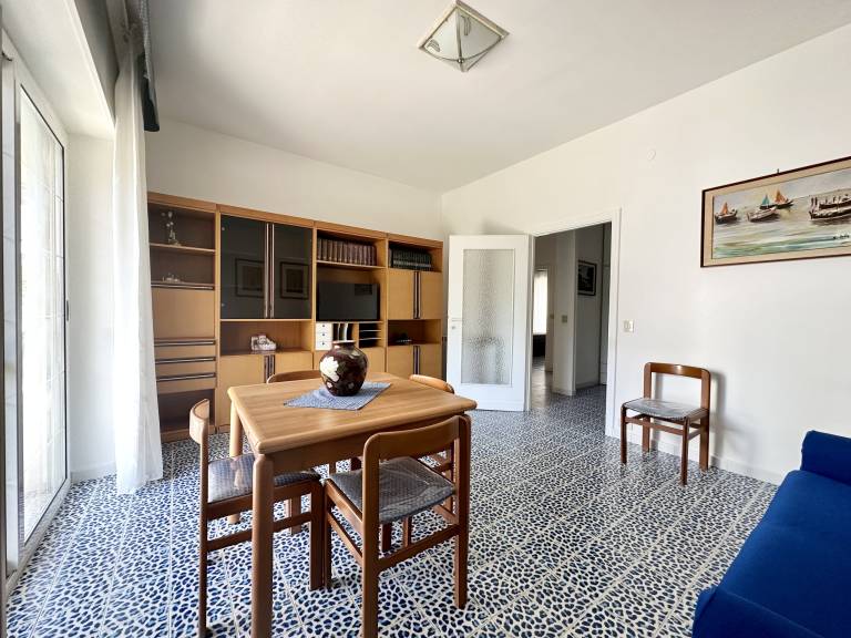 Holiday apartment with terrace — photo 4