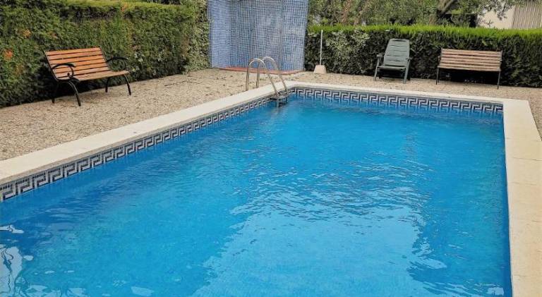 Vacation home with BBQ, pool & yard in Cambrils