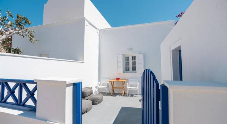 Coastal Escape - 2 min from Perissa Beach — photo 4