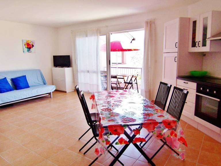 Apartment with 2 rooms for 6 persons — photo 3