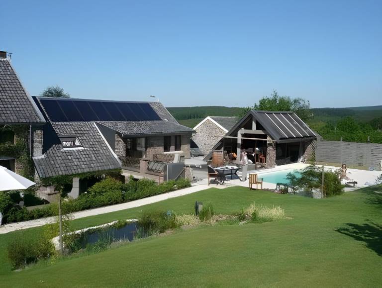 House with patio & pool in Liege