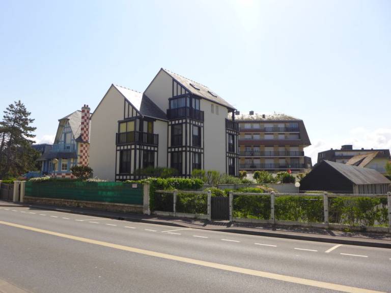 Appartement  Gonneville-sur-Mer