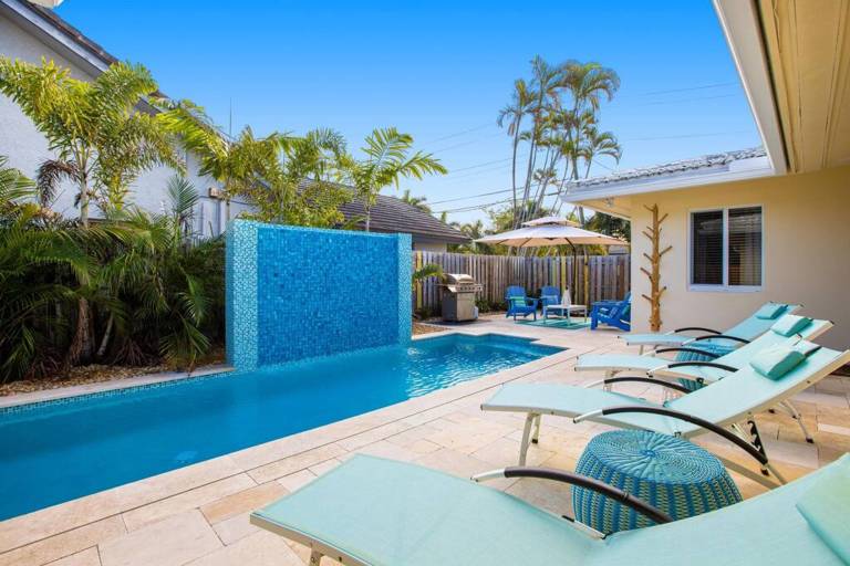 Walking distance to the beach 3Br House with POOL — photo 3