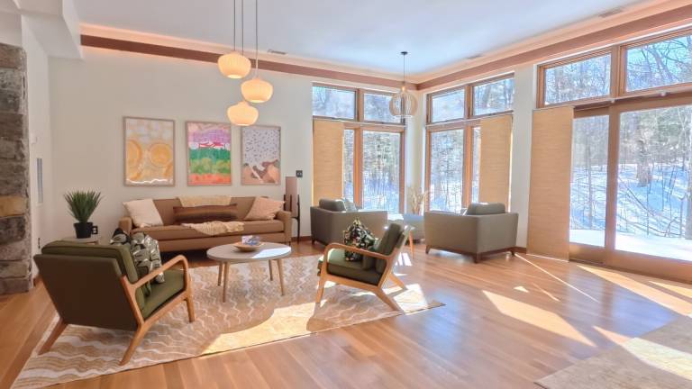 Vacation home with yard in Revere, MA