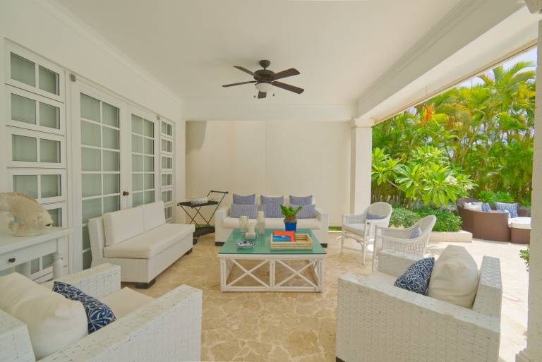 Family-friendly villa with pool, barbeque & yard | Golf view | Pets are welcome — photo 5