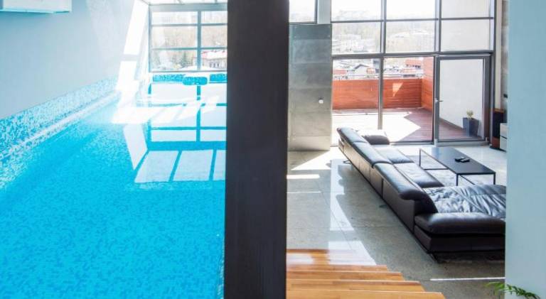 Apartment with pool — photo 4