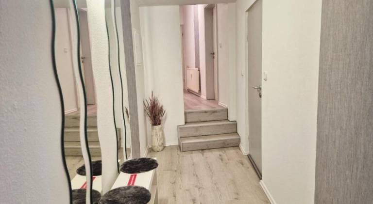 Apartment with barbecue & yard — photo 4