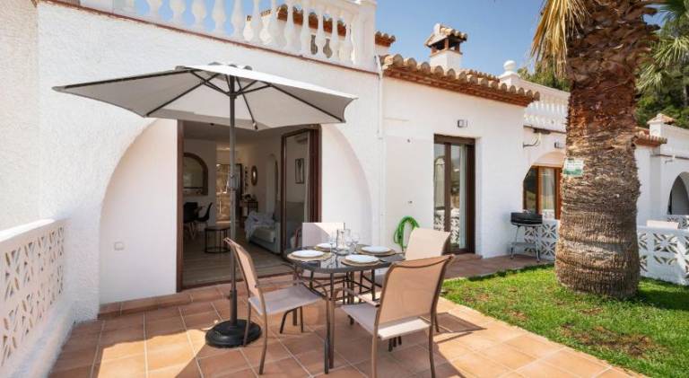 Holiday apartment with pool — photo 3