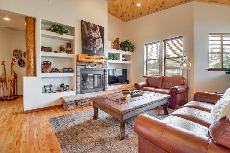 Hike & Explore: Show Low Gem w/ Deck & Grill! in Show Low, AZ