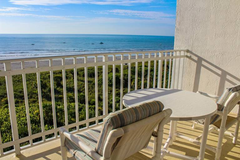 Ample serviced apartment with patio, sauna & hot tub | Close to the beach | Pet-friendly — photo 5